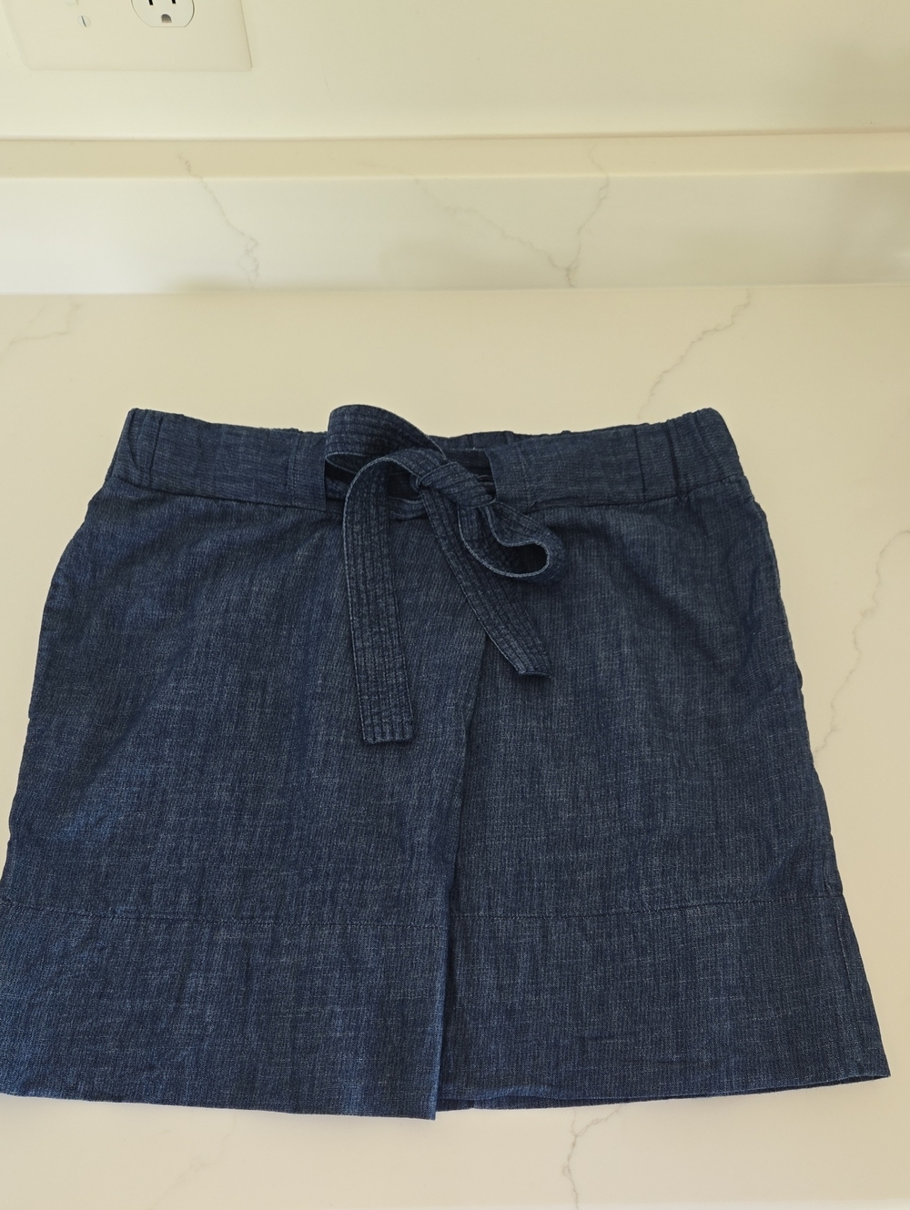 GAP Dark Blue Tie-Front Denim Skirt Size Medium - Picture 3 of 8